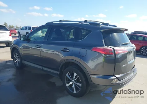 2017 Toyota Rav4 Xle z USA, uszkodzony, nr VIN JTMWFREV5HJ110114